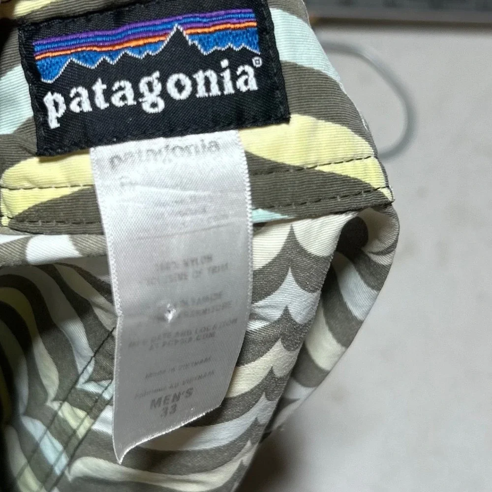Patagonia Mens 33 Board Shorts Green Yellow Chevron Wave Print Swim Trunks 10 In